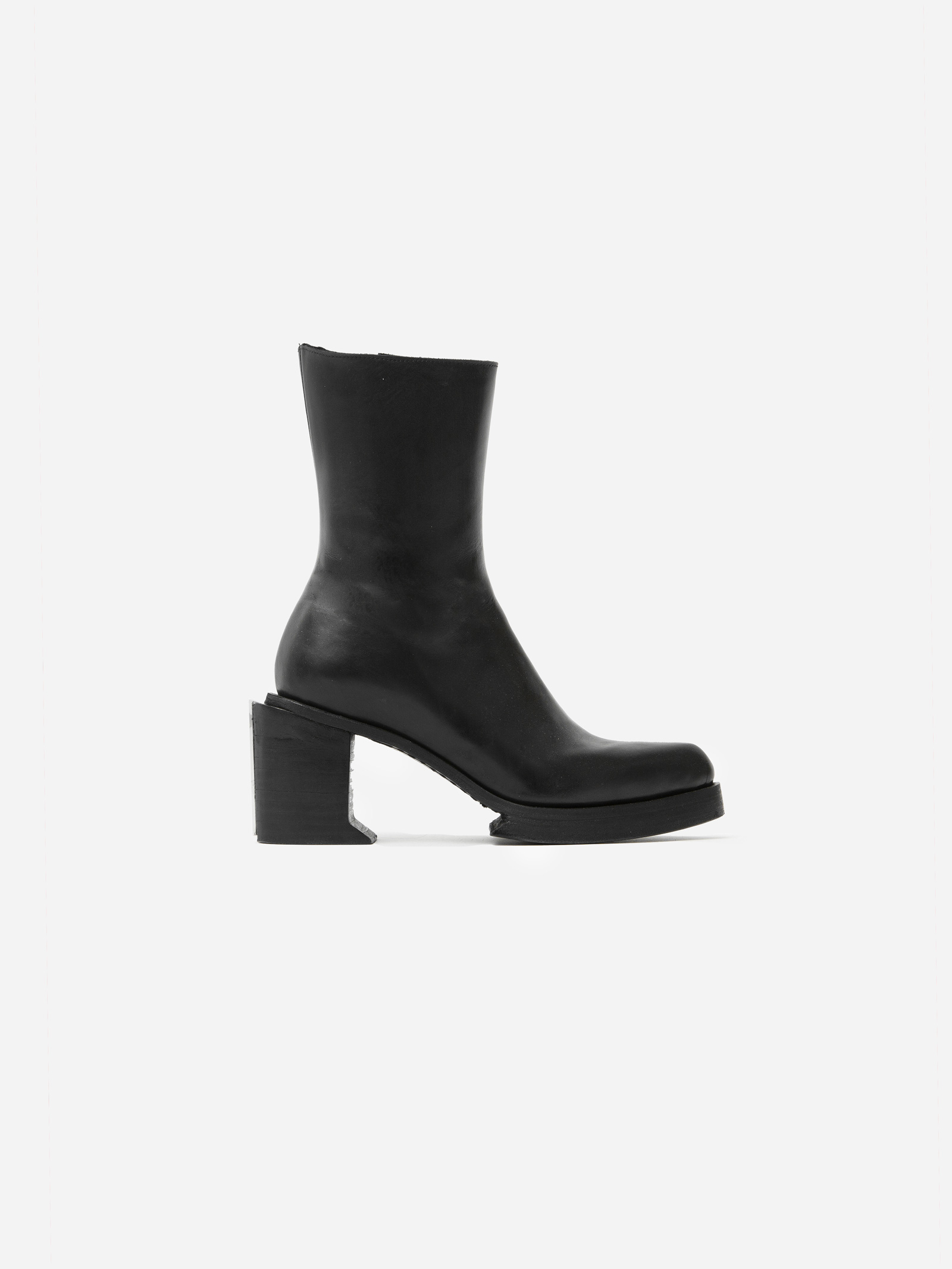 dagger boots